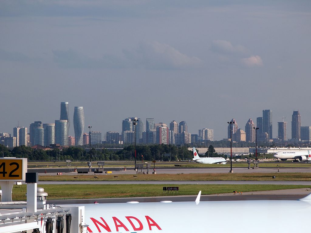 Will the two-tier structure for Ontario municipalities be reviewed? In Mississauga, Mayor Bonnie Crombie is arguing in favour of a single-tier government. Photo by Haljackey via Wikimedia Commons.