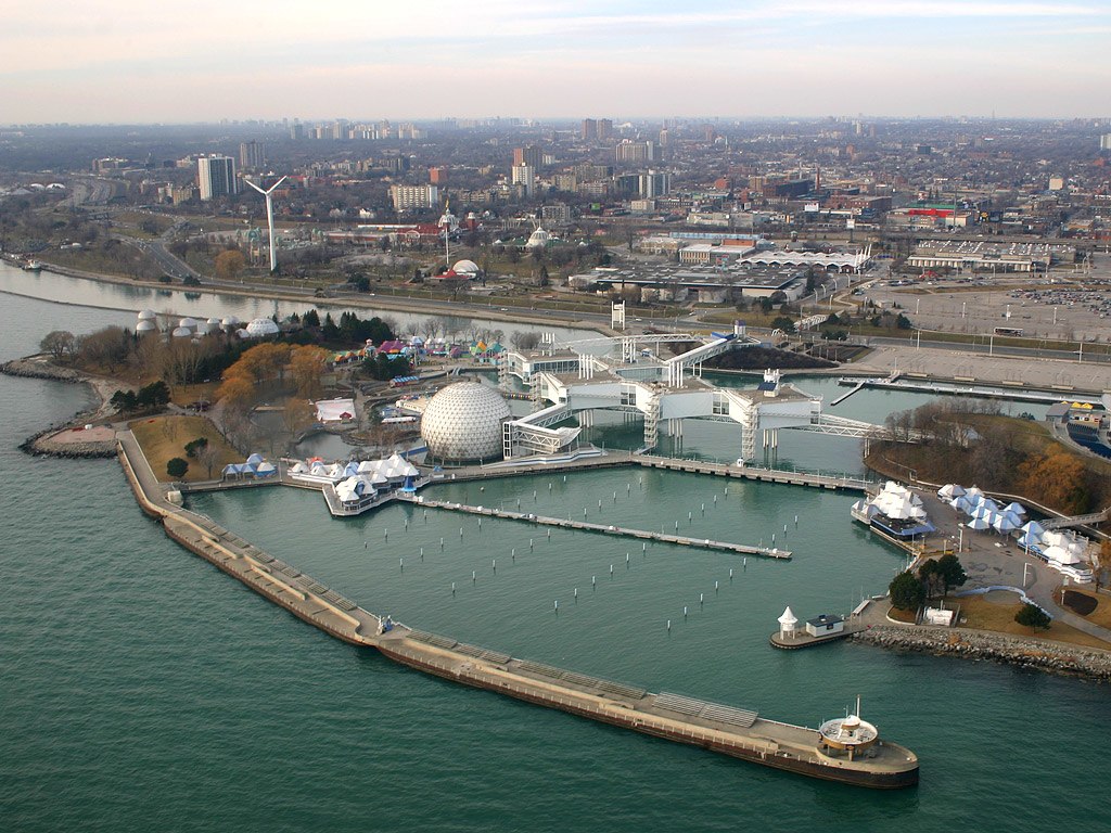 The potential redevelopment of Ontario Place has many Ontarians worried. Photo by IDuke via Wikimedia Commons.