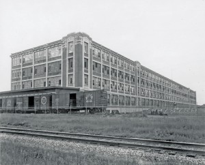 Designed by Albert Kahn in 1914, the Dominion Tire Plant in Kitchener used reinforced concrete to create open floor plans with ample natural light. The factory still operates as a rubber-manufacturing facility.