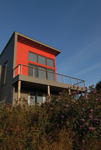 Robert Mellin’s Texmo-Storey Residence reconciles passive solar orientation with ocean views to the west. Photo by Robert Mellin