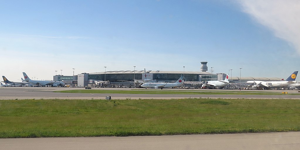 Pearson International Airport, lyft, Uber