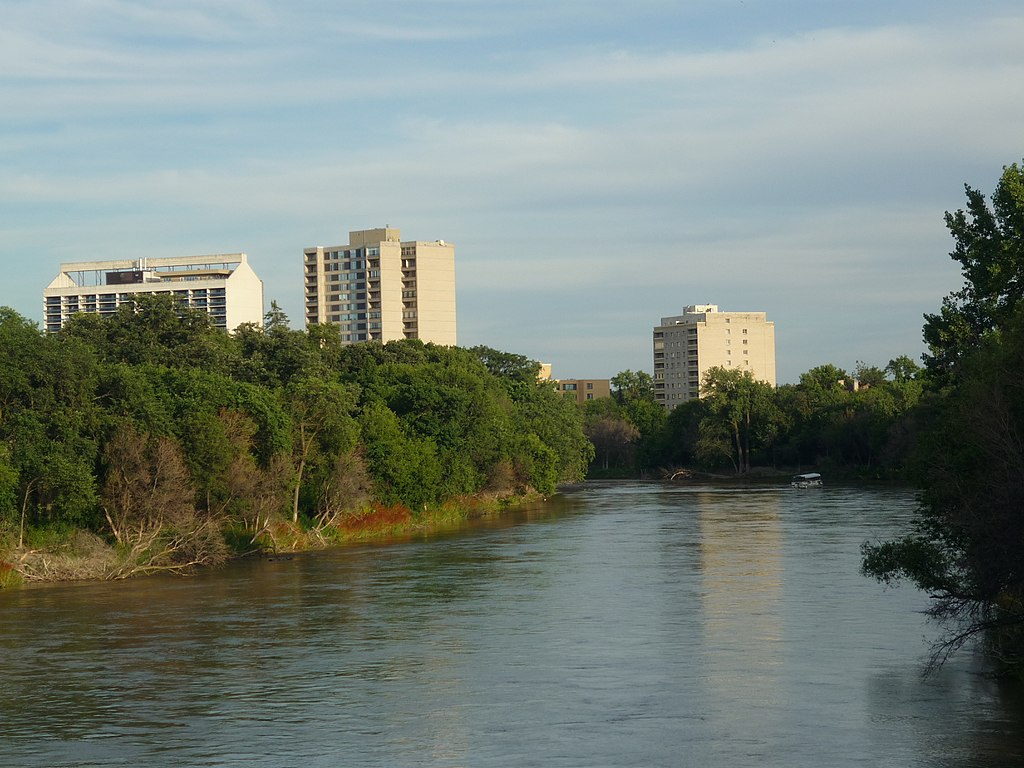 A view of the Assiniboine River in Winnipeg. Photo by Qwekiop147 via Wikimedia Commons.
