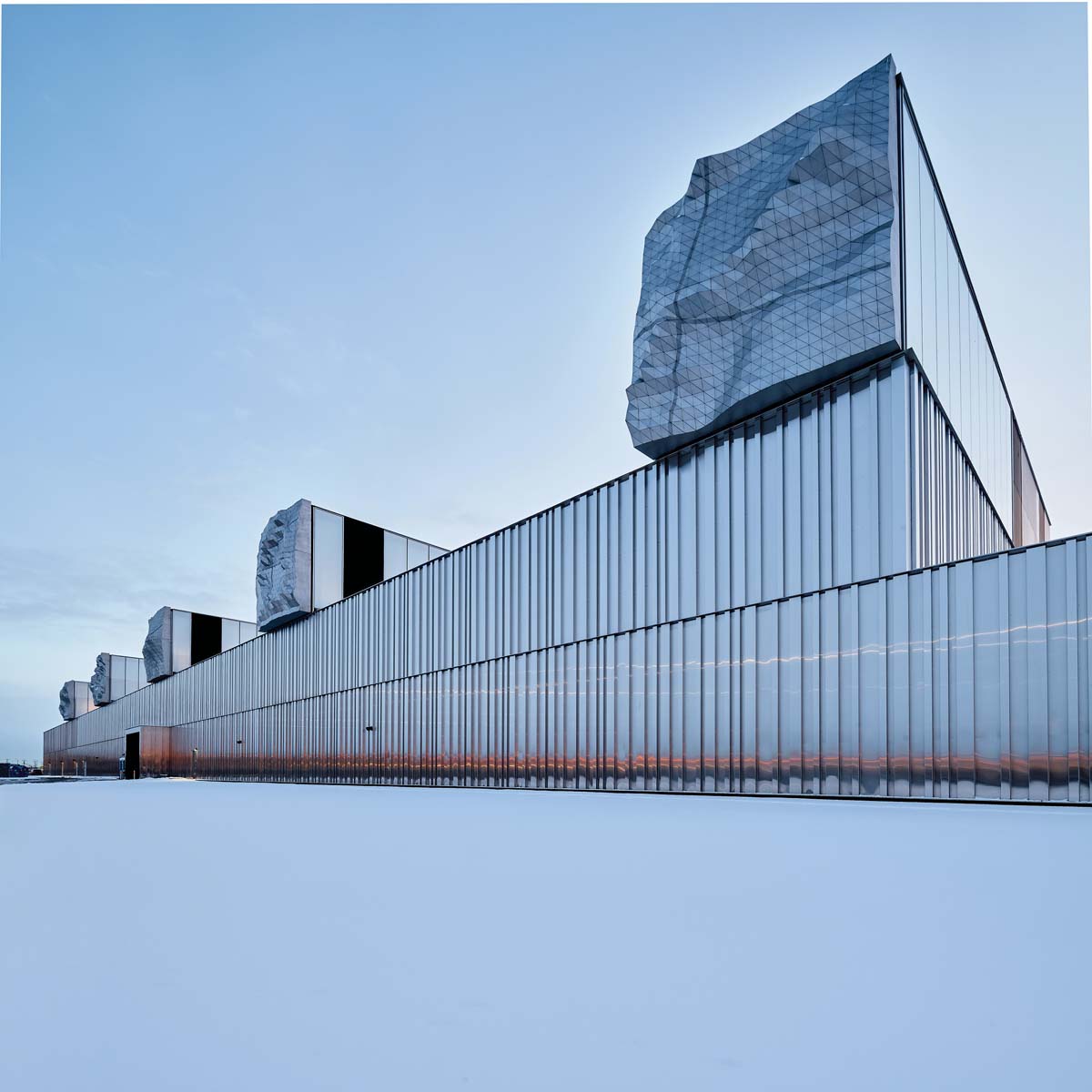 A Workplace Shines: Kathleen Andrews Transit Garage, Edmonton, Alberta