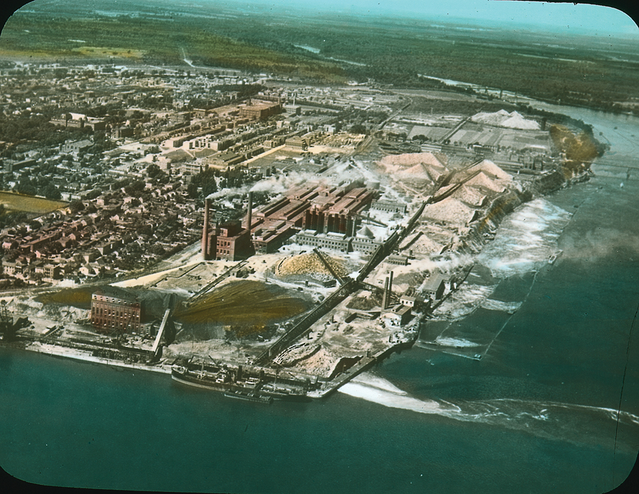 A 1930s view of the Canadian International Paper Mill Company, which formerly occupied the riverside site. (Photo: McCord Museum MP-0000.25.914)