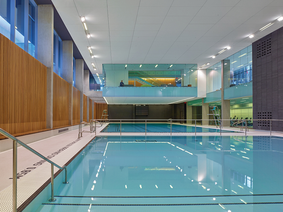 Branksome Hall Athletics and Wellness Centre. Photo: Shai Gil. | Centre de bien-être et de sports Branksome Hall. Photo: Shai Gil.
