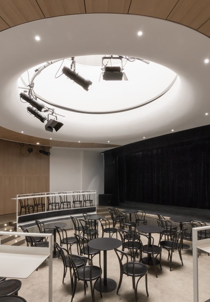 A sunken seating area is part of the literary café on the ground floor. Photo: Chevalier Morales Architectes.