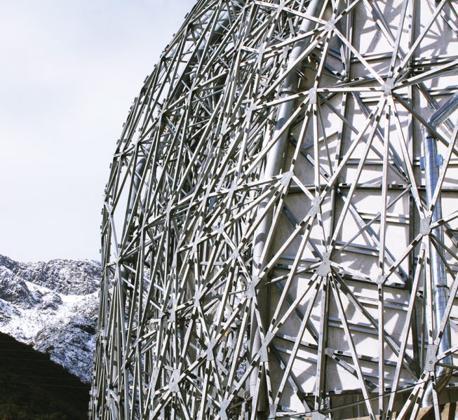 An intricate steel structure supports the outer skin of custom cast glass panels and interior skin of Portuguese marble slabs. Photo: Office of External Affairs - Templo Bahá’í