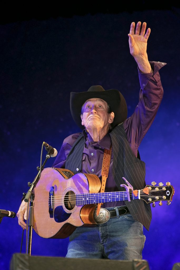 Legendary Canadian singer-songwriter Ian Tyson waves goodbye to a standing audience after it is implied the performance will be his last.