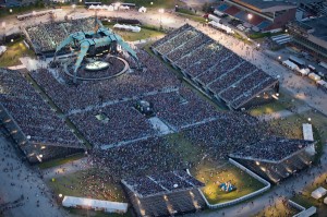U2-CROWD.jpg