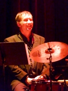 René Béchard aux percussions