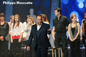 Avec les talents de Messmer, les spectateurs nous font un bon spectacle.