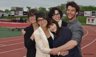 Chloé Robichaud la scénariste et réalisatrice, les acteurs Jean-Sébastien Courchesne, Sophie Desmarais et Geneviève Boivin-Roussy ainsi que la productrice Fanny-Laure Malo.