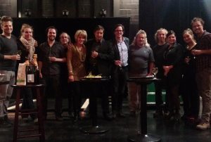 Une portion de l’équipe de création de Robert Lepage et de Diffusion culturelle culturelle de Lévis après la soirée.