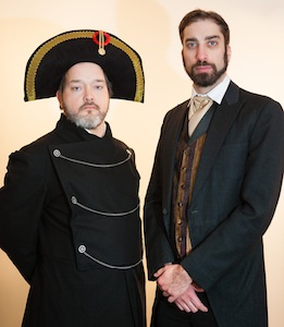 Simon Côté (Javert) et Dave Handelman (Valjean)