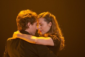 Magalie Lépine-Blondeau (Louise) et Benoît McGinnis (Alex Lapointe)