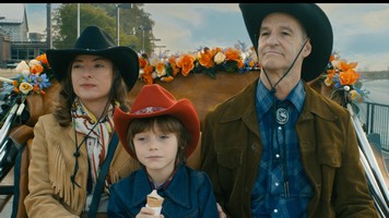 Pascale Bussières, Charles-William Ross et Roger La Rue