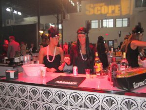 Bouchées et cocktails étaient offerts aux invités