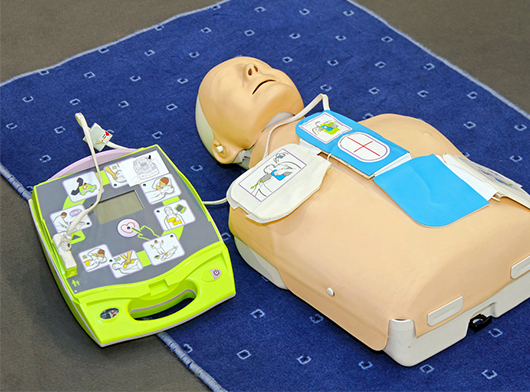 Défibrillateur externe automatique