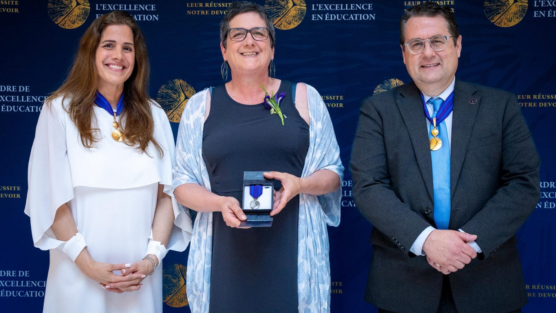 Ann-Marie Picard avec la ministre de L’Enseignement supérieur Pascale Déry et le ministre de l’Éducation Bernard Drainville.