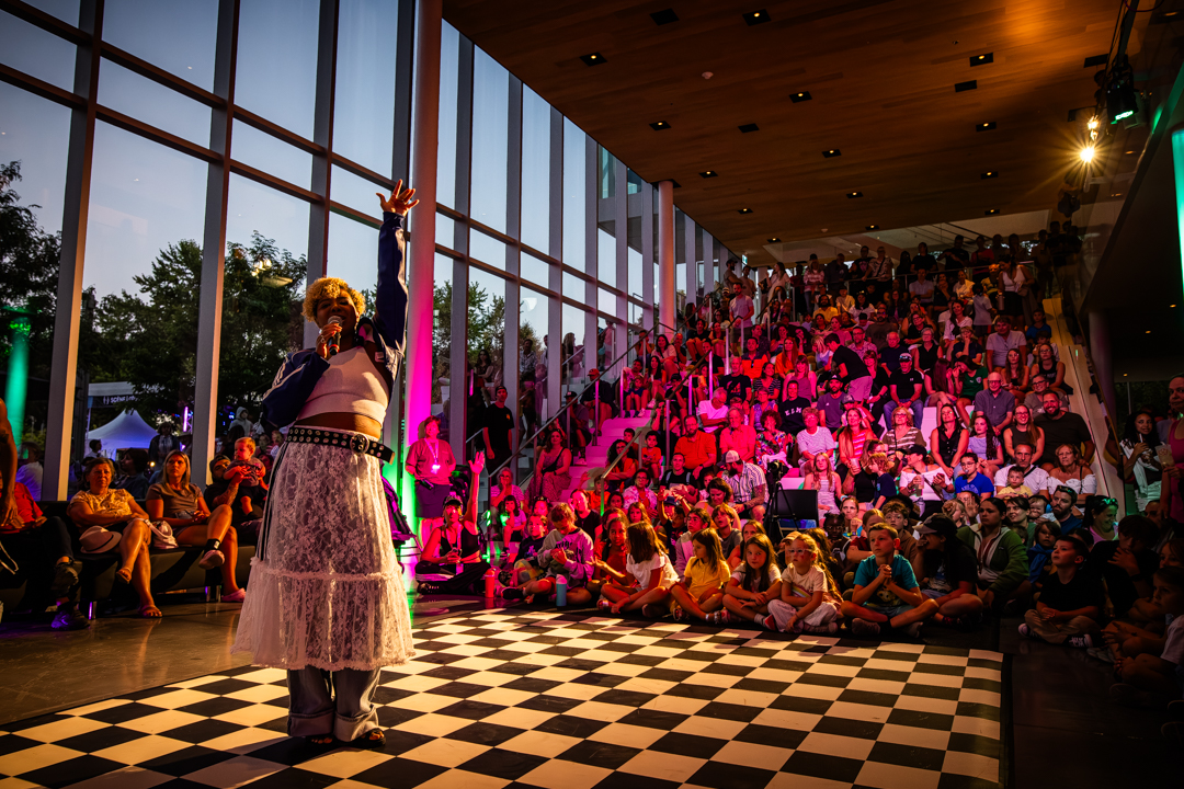 Le festival a enflammé les nuits d’été avec une programmation mêlant arts numériques, visuels et vivants. 