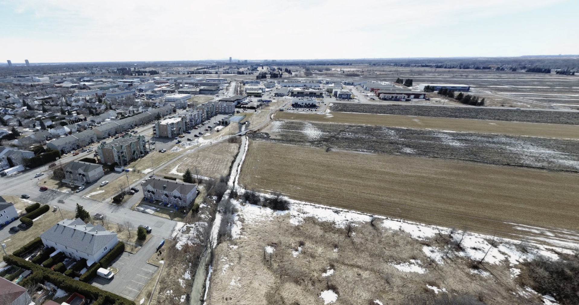 Le territoire surnommé Ceinture verte par les citoyens représente une bande de terrains, longeant le boulevard Le Bourg-Neuf, entre la piste cyclable et les terres agricoles. (Photo gracieuseté)