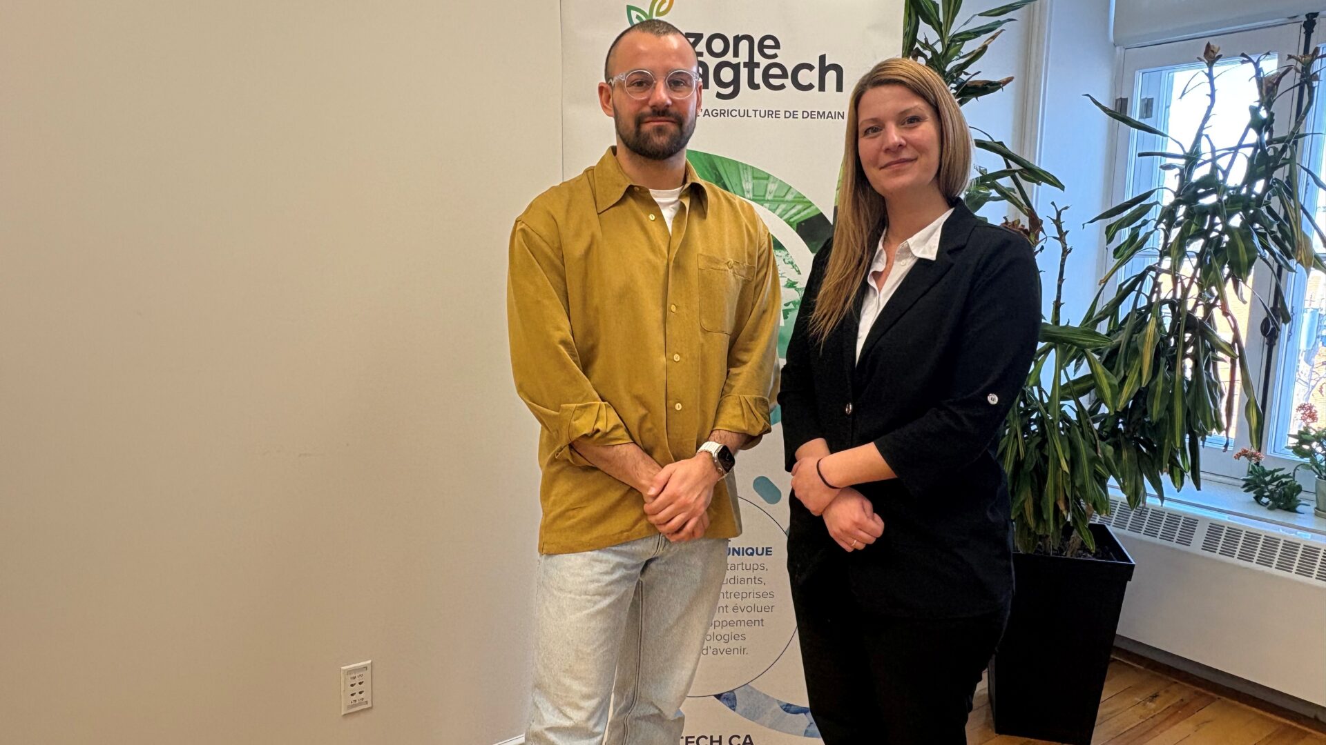 Yves Baronnier, analyste-conseil marketing à la Zone Agtech, en compagnie de Marilou Cyr, directrice générale. (Photo Médialo - Marie-Christine Gaudreau)