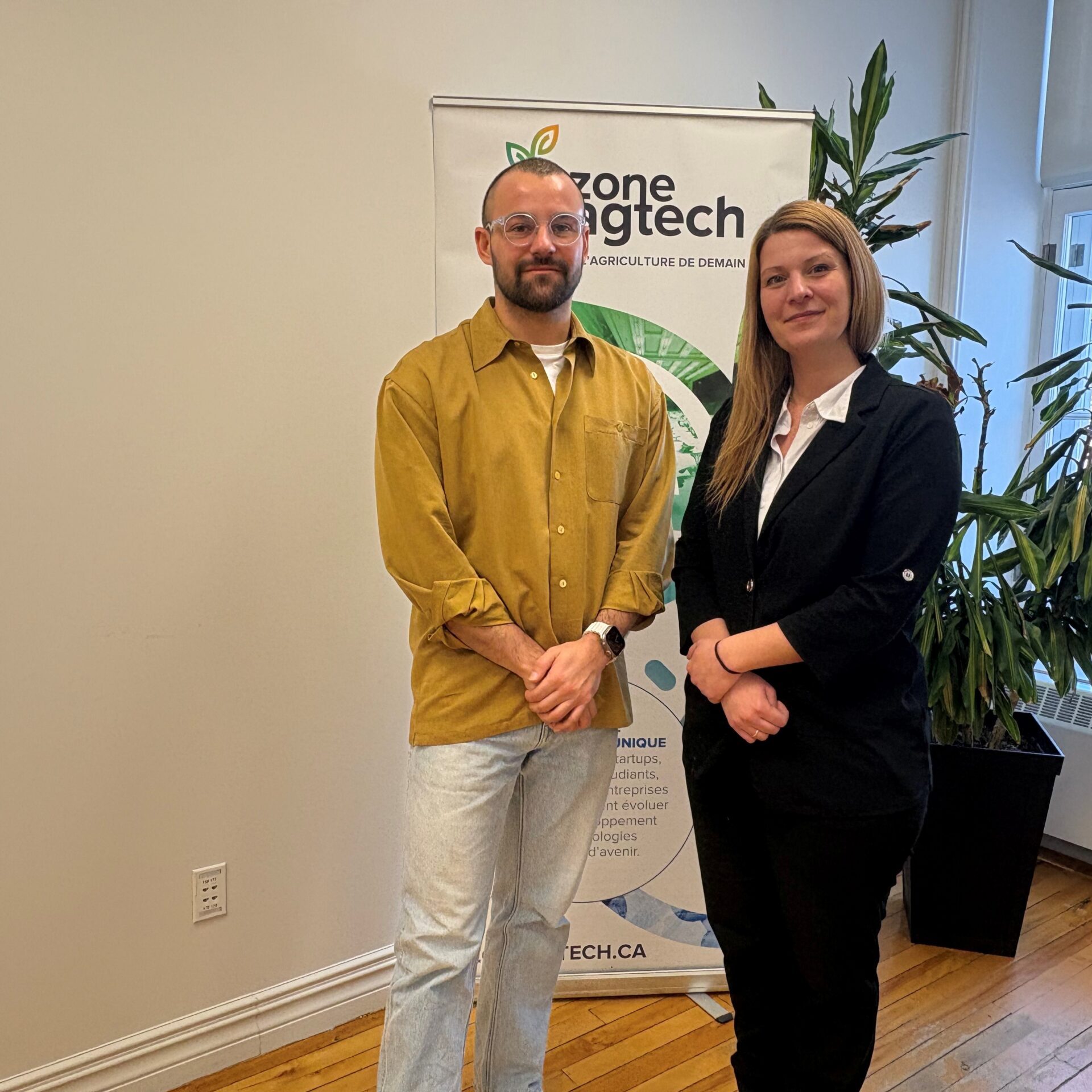 Yves Baronnier, analyste-conseil marketing à la Zone Agtech, en compagnie de Marilou Cyr, directrice générale. (Photo Médialo - Marie-Christine Gaudreau)