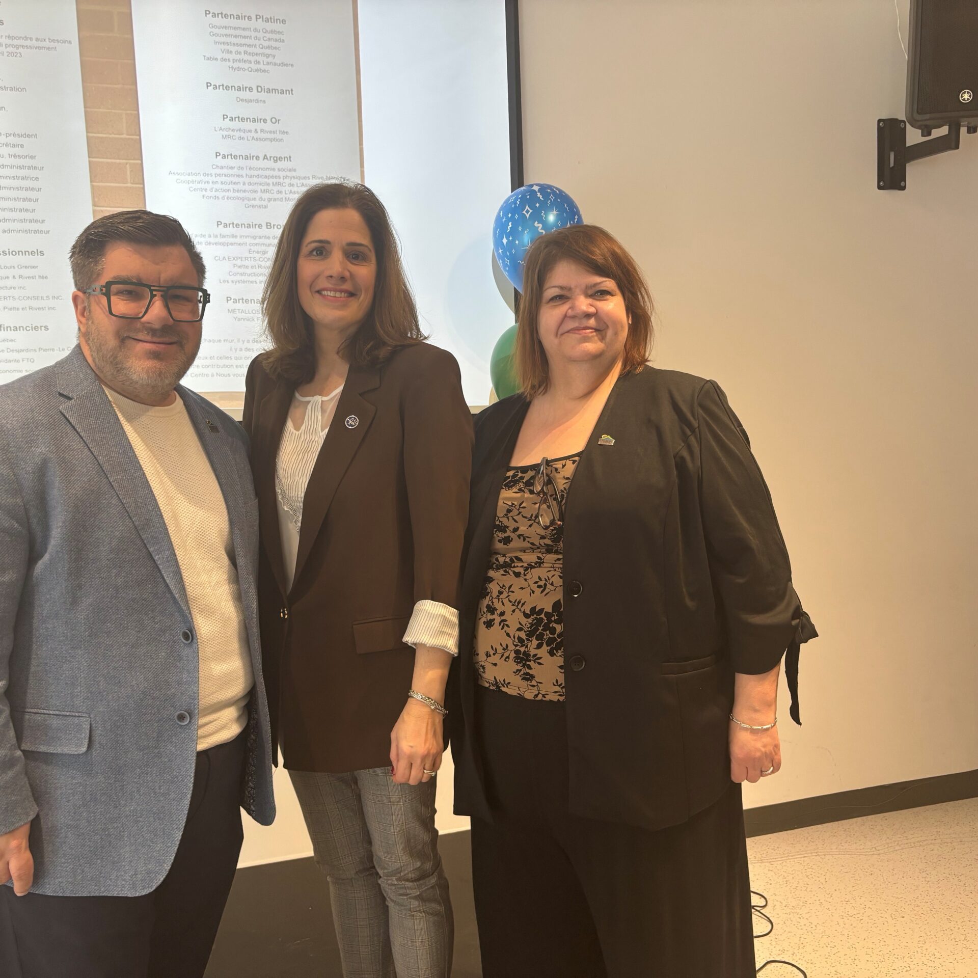 C’est dans la salle Mario-Morais que s’est déroulé le point de presse. Photo Médialo Pierre Chartier.