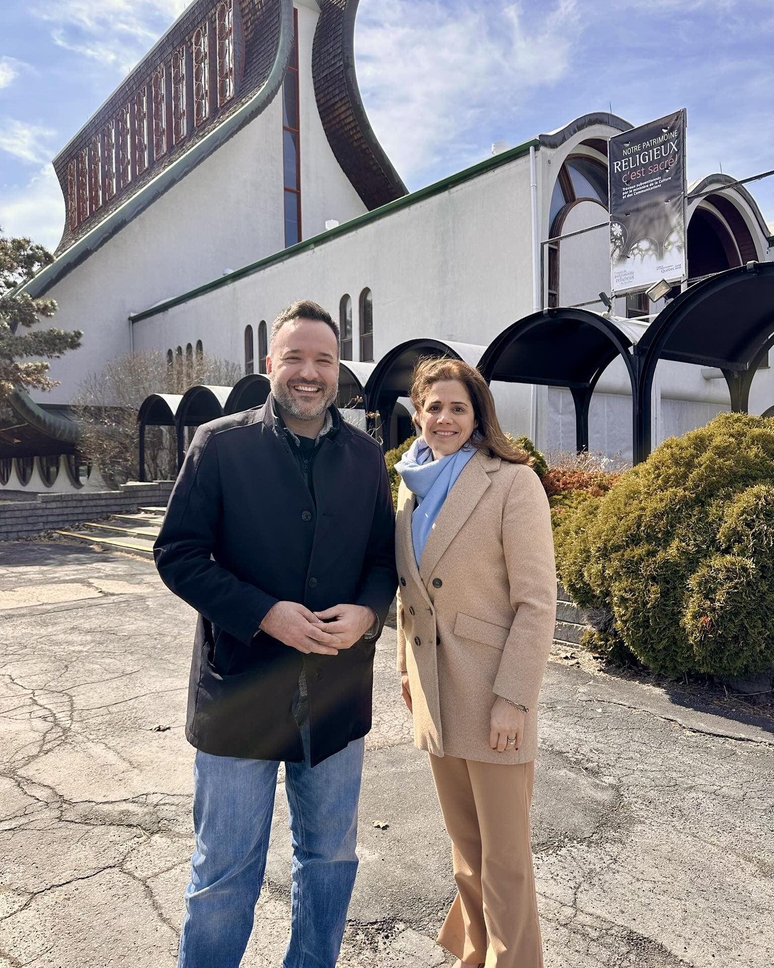 Le ministre de la Culture et des Communications, Mathieu Lacombe en compagnie de la députée de Repentigny, Pascale Déry. Photo gracieuseté