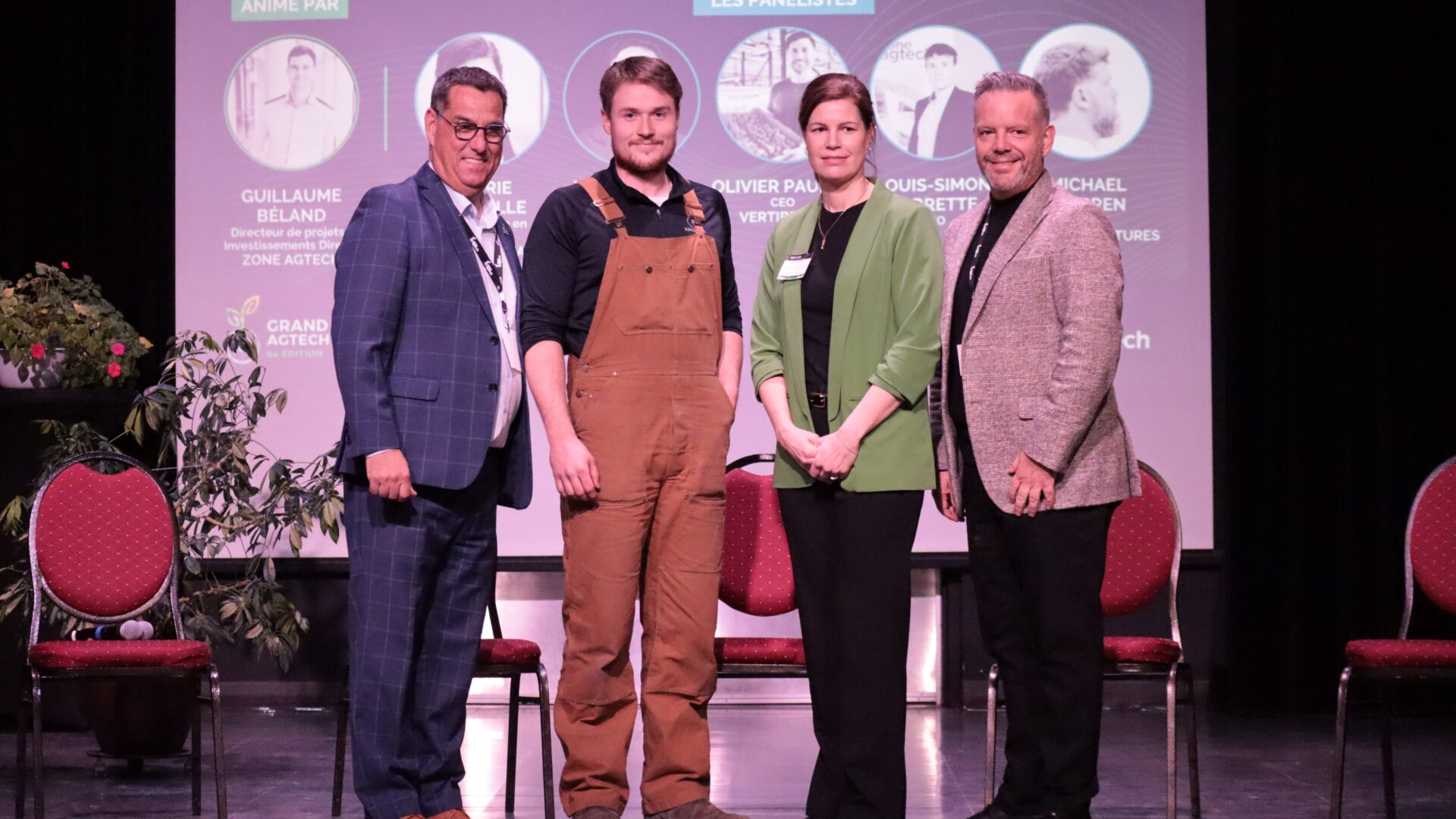 Sébastien Nadeau, président de la Zone Agtech, les représentants de la Ferme Ô Menu et des Fermes Boréa et Patrick Gravel, directeur général de la Caisse Desjardins Pierre-Le Gardeur. (Photo gracieuseté)