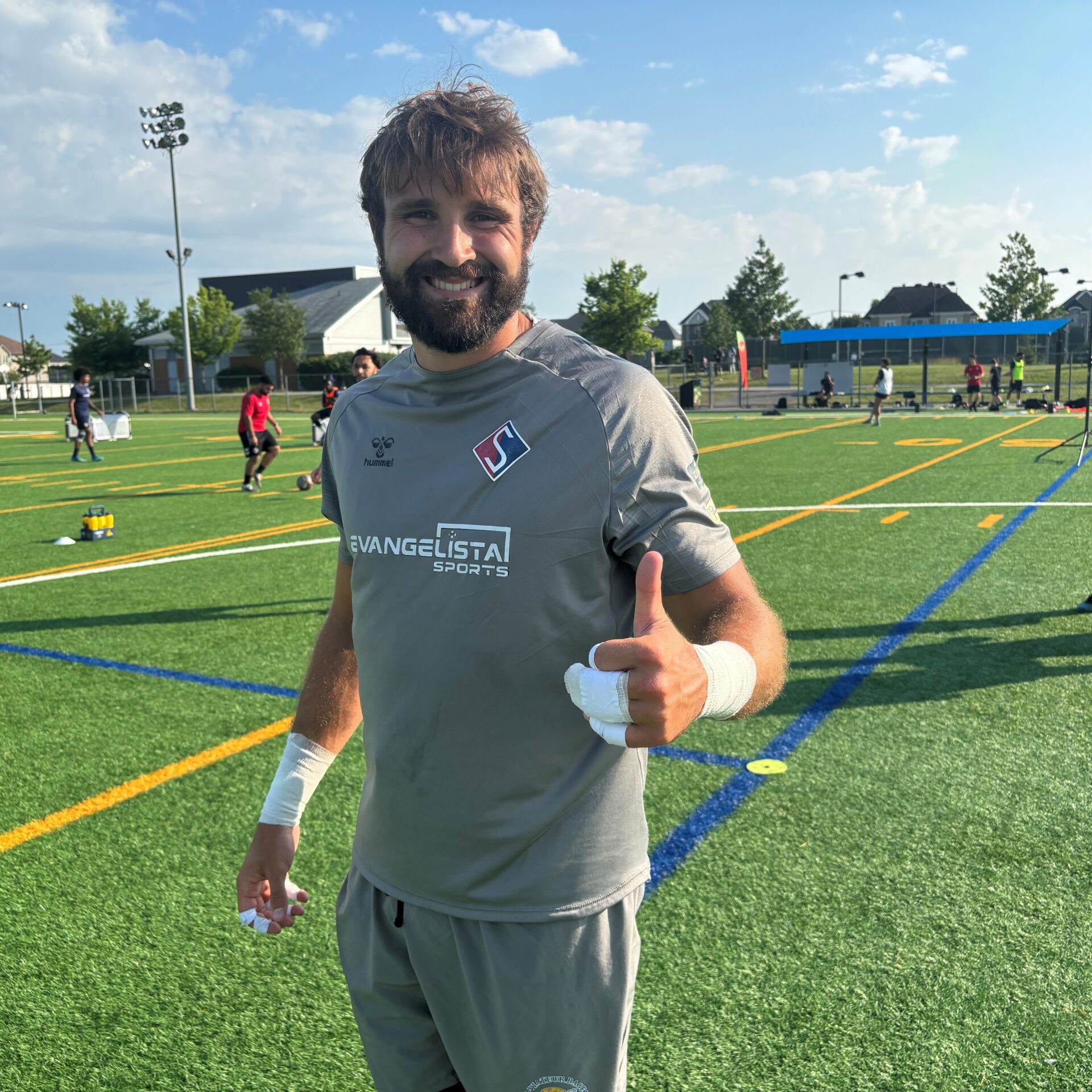Les joueurs ont été généreux avec les enfants
Photo Médialo Pierre Chartier.

