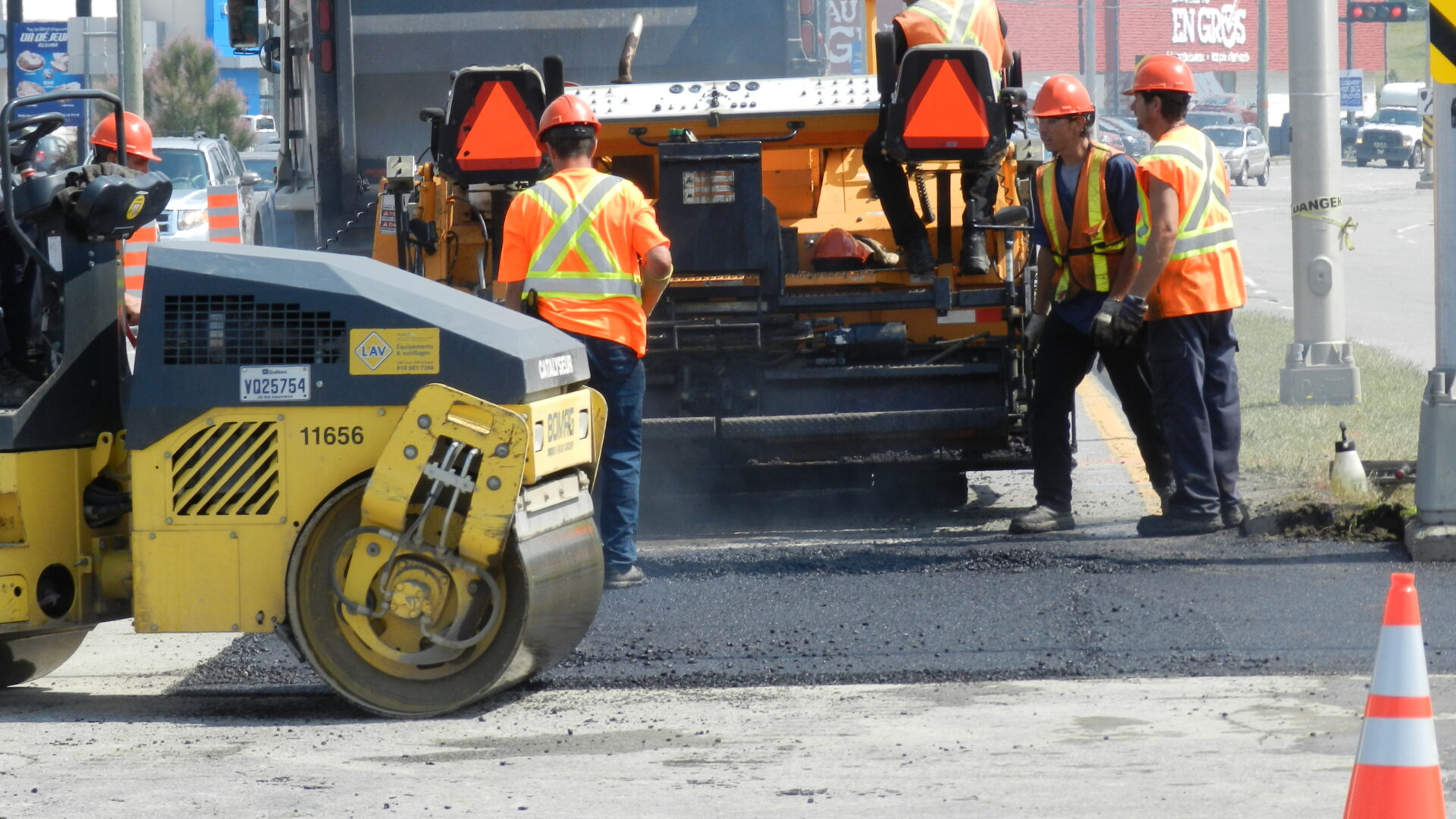 Jusqu’au 21 août, le ministère des Transports et de la Mobilité durable procédera à des travaux d'asphaltage sur l'autoroute 40. Photo archives.