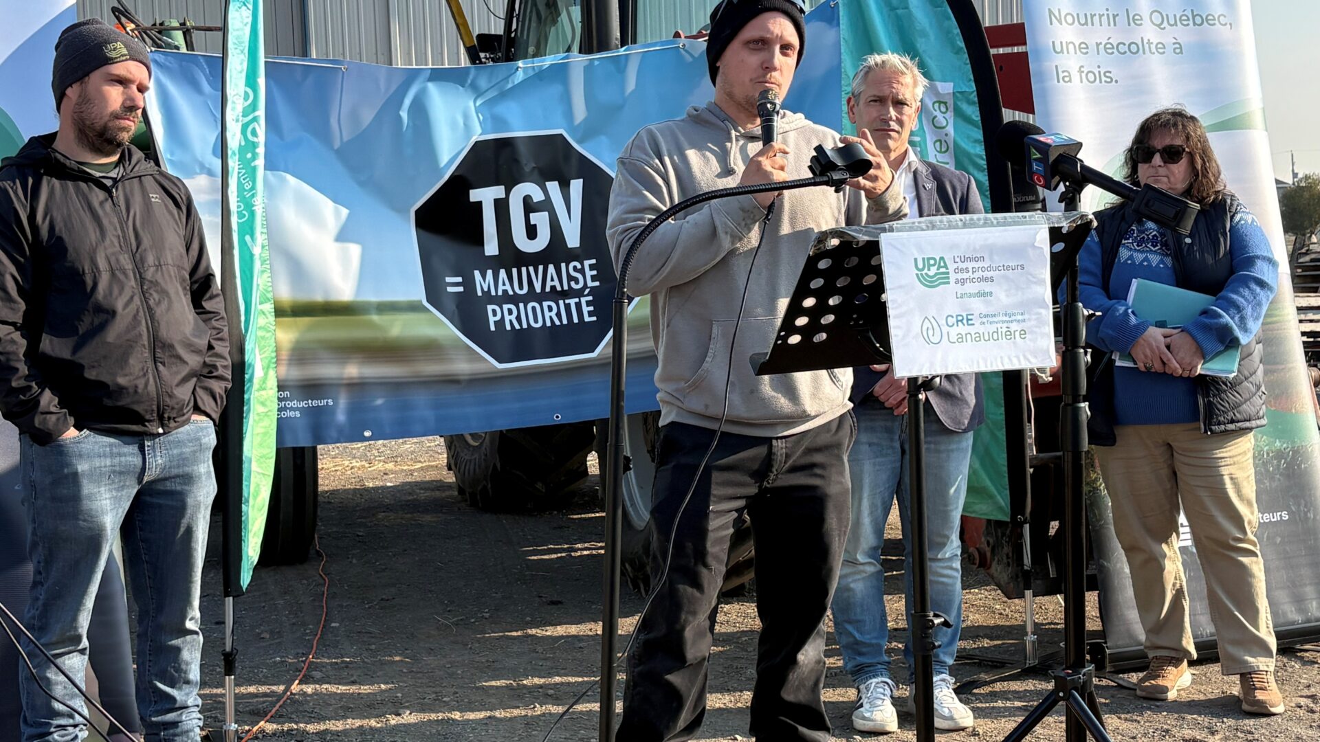 Le TGV Alto pourrait morceler les terres de l'agriculteur de Repentigny, Guillaume Alary. (Photo Médialo - Marie-Christine Gaudreau) 