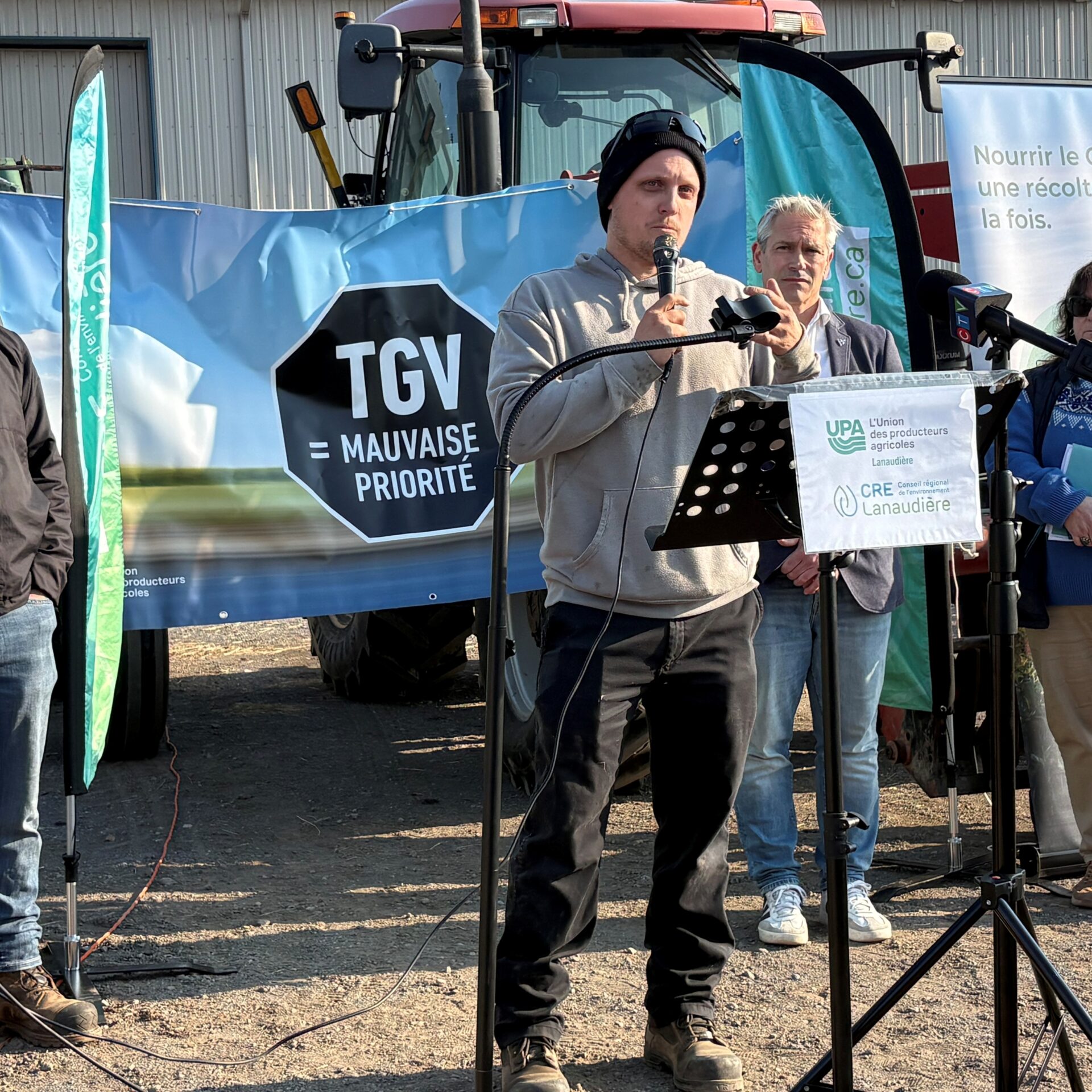 Le TGV Alto pourrait morceler les terres de l'agriculteur de Repentigny, Guillaume Alary. (Photo Médialo - Marie-Christine Gaudreau) 
