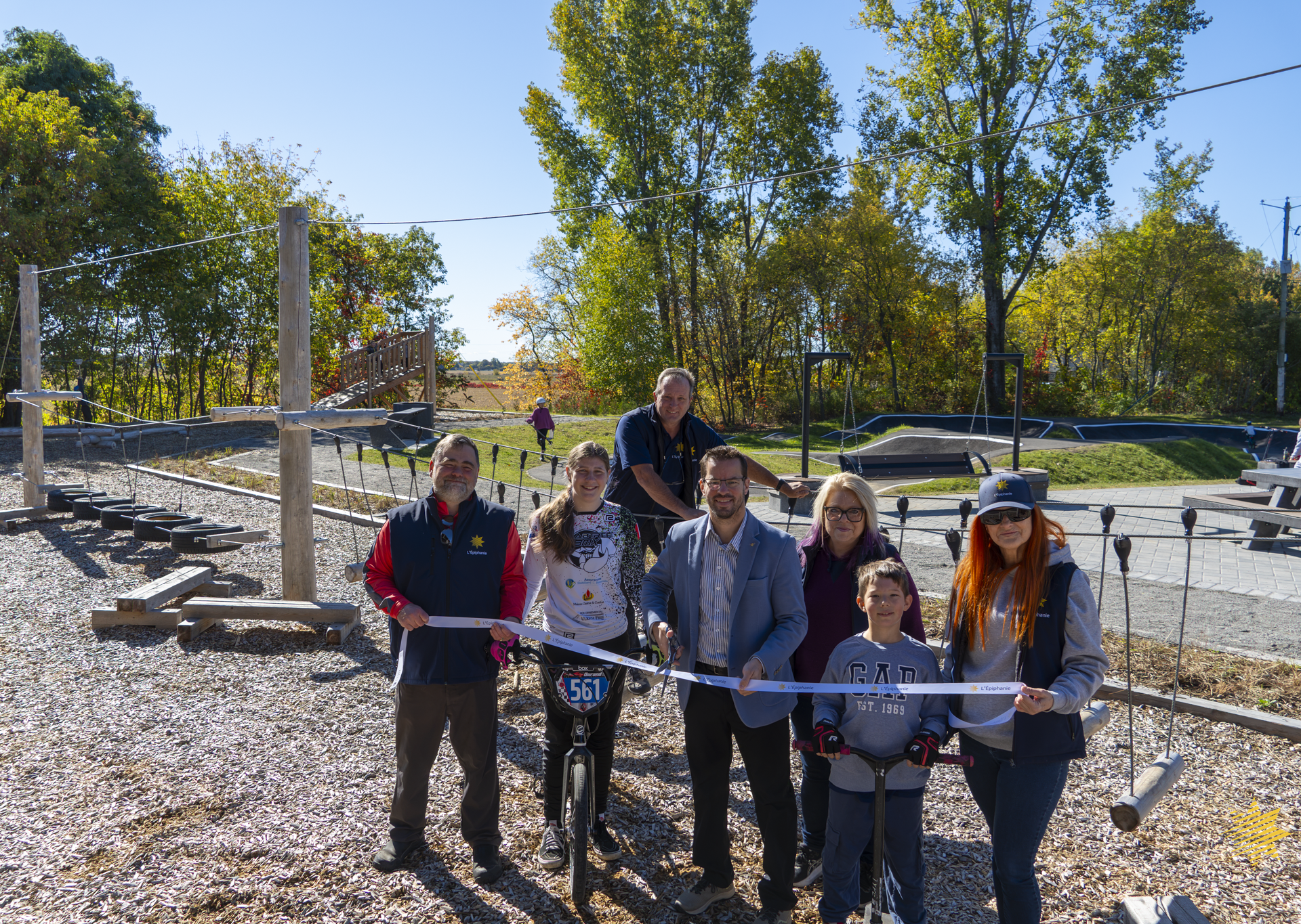 L’inauguration s’est déroulée en présence de la jeune athlète de BMX, Alice Durand. (Photo gracieuseté - Ville de L'Épiphanie)