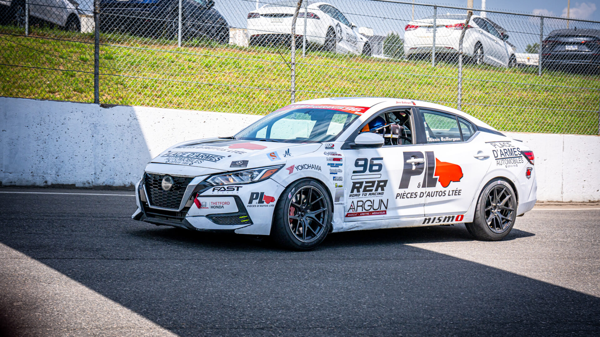 Alexis a participé à la Série Challenge Canada au volant du Nissan Sentra. (Photo gracieuseté)