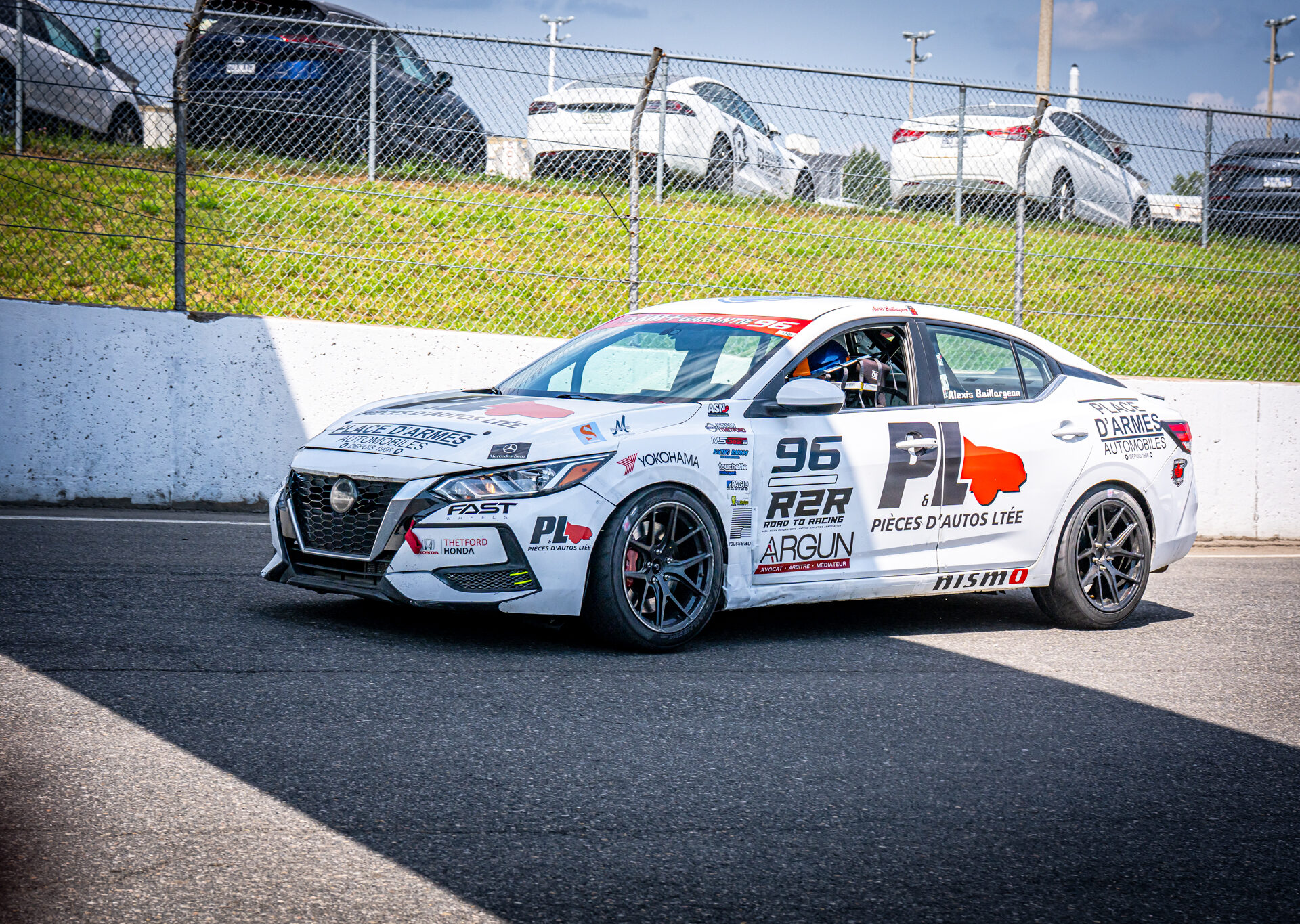 Alexis a participé à la Série Challenge Canada au volant du Nissan Sentra. (Photo gracieuseté)