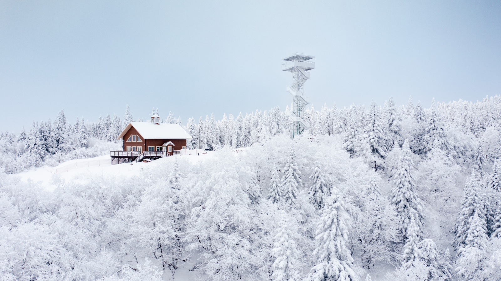 refuge montagne hiver neige