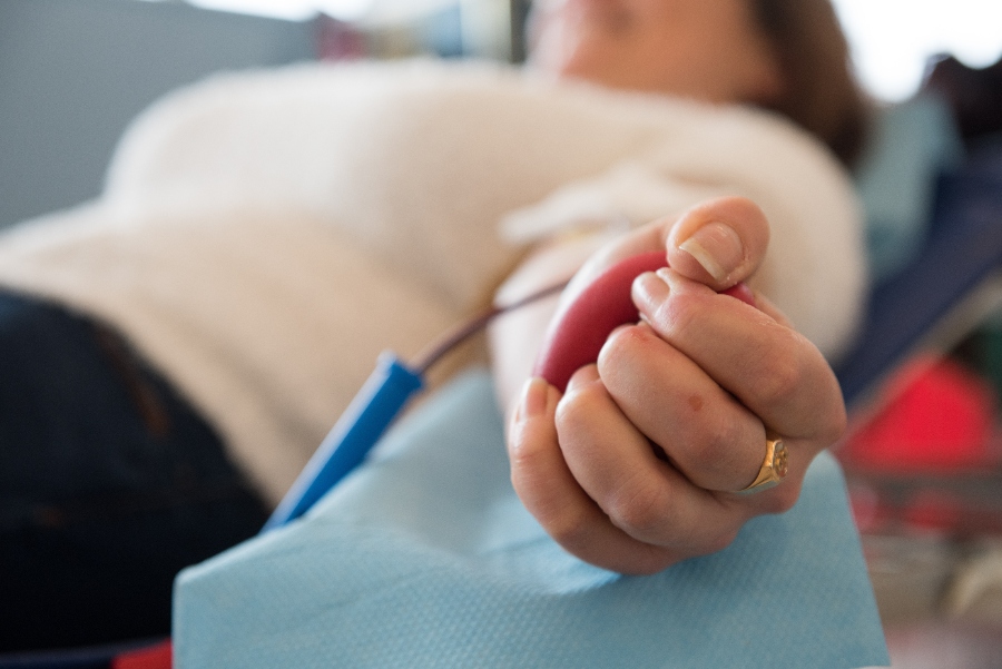 L’objectif est de convaincre 50 donneurs de relever leurs manches à Saint-Calixte le 14 août prochain. (Photo Adobe Stock)
