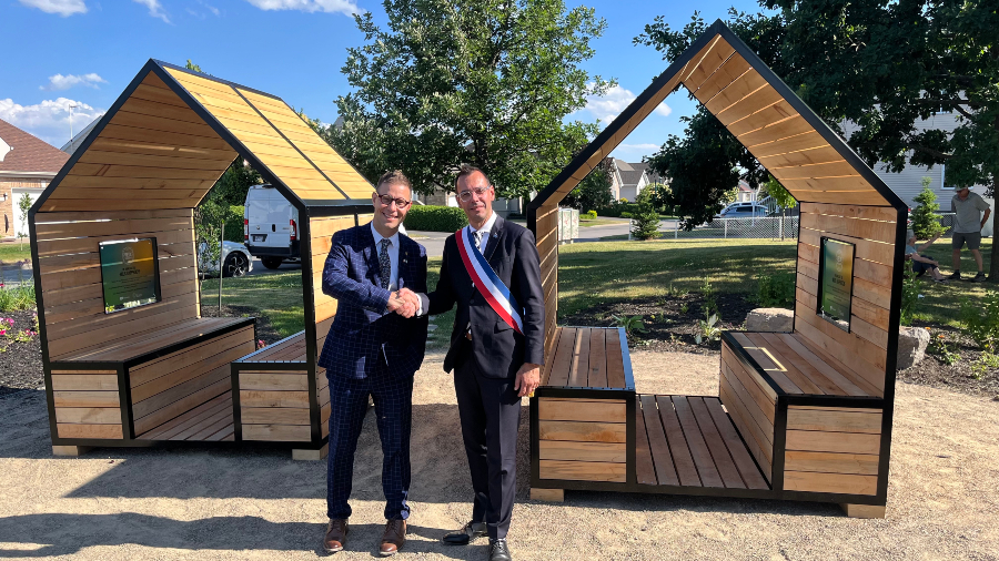 Les maires Guillaume Tremblay et Fabian Ruinet. (Photo Médialo - Laureen Peers)