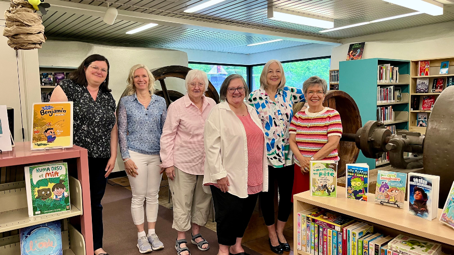 Caroline Cécyre, Annie Scheigetz (technicienne en documentation), Vona Rooney, Yvonne Leroux, Aline Manson et Elise Desnoyers. (Photo Médialo - Laureen Peers)