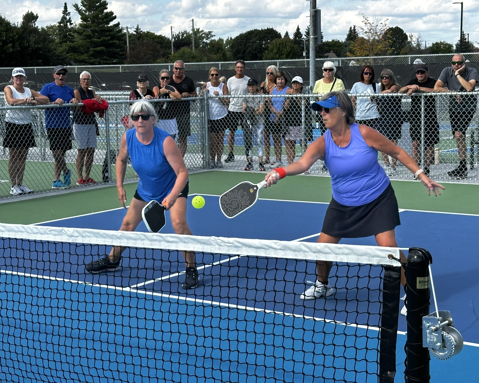 Le pickleball séduit toutes les générations de joueurs. Photo Médialo - Julien Tilmant