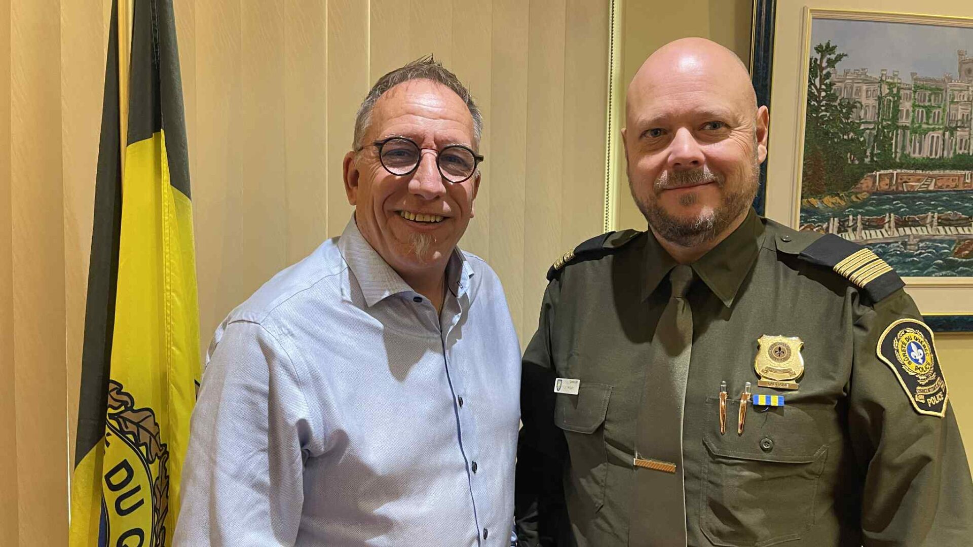Patrick Massé et le capitaine Christian Paquin. (Photo gracieuseté)