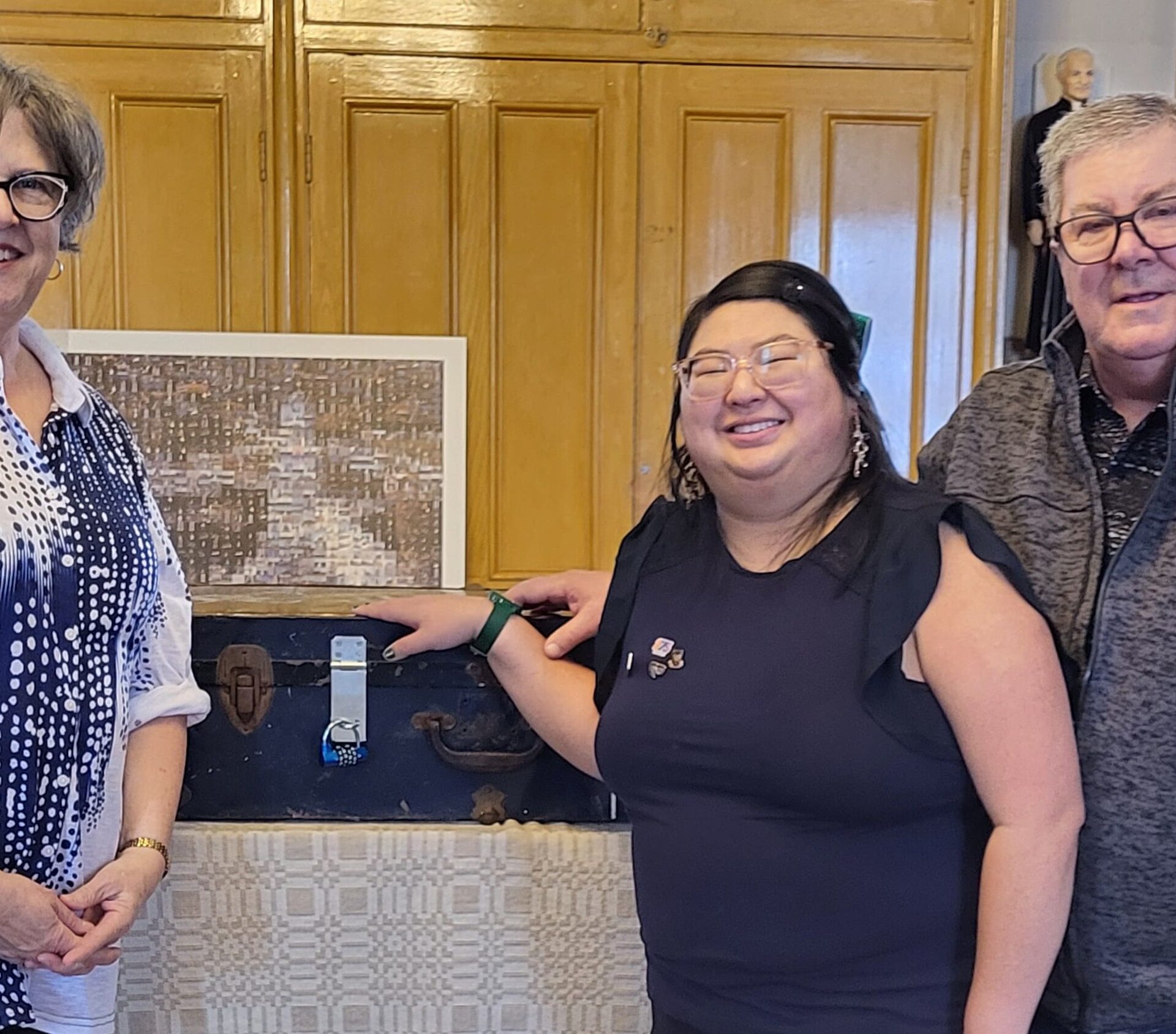 Anaïs Aubin, initiatrice du projet, accompagnée par ses parents Gisèle Bernier et Denys Aubin. Photo gracieuseté  

 