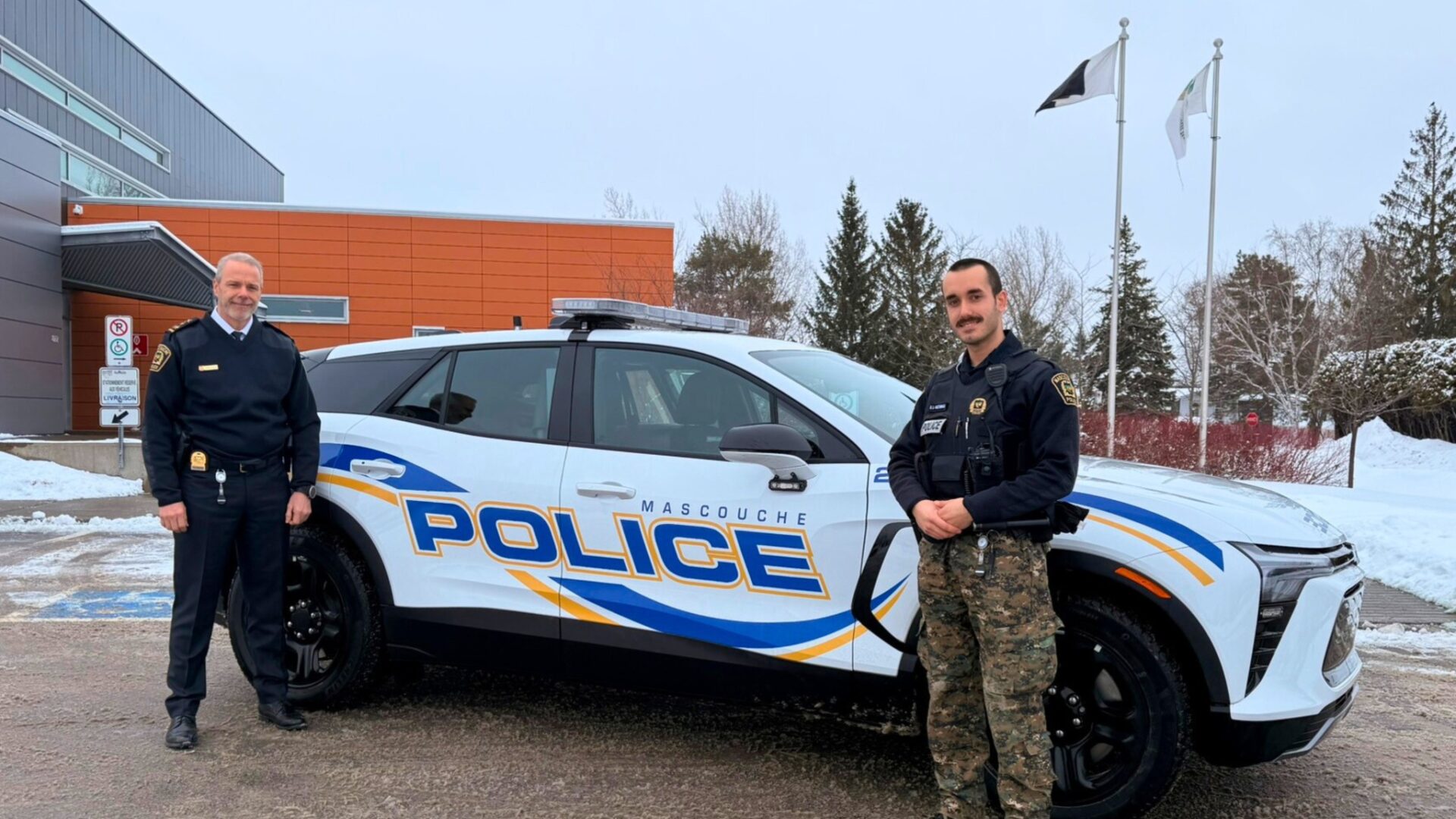  Sylvain Chevalier, directeur du Service de police et Bruno Lefebvre-Victorica, patrouilleur. (Photo gracieuseté)