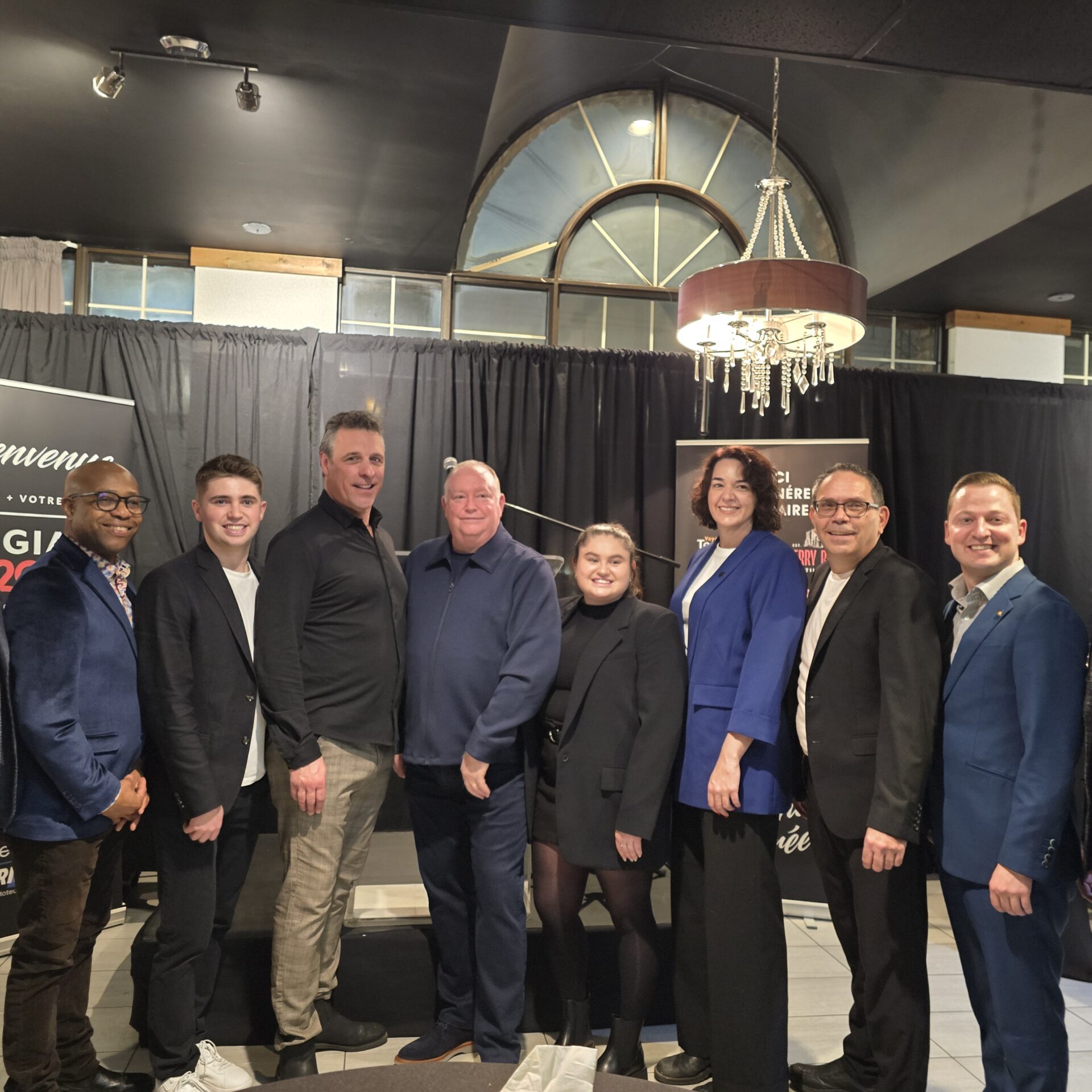 François Forget et ses enfants, prêts à prendre sa relève. Photo Médialo – Raphaël Isselet  