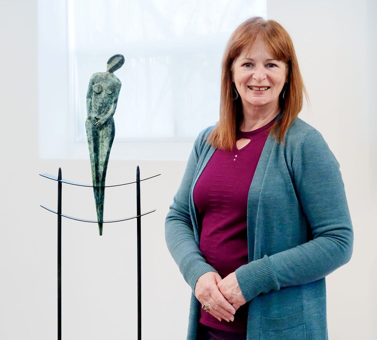 Photo gracieuseté. L’artiste devant une de ses créations. 