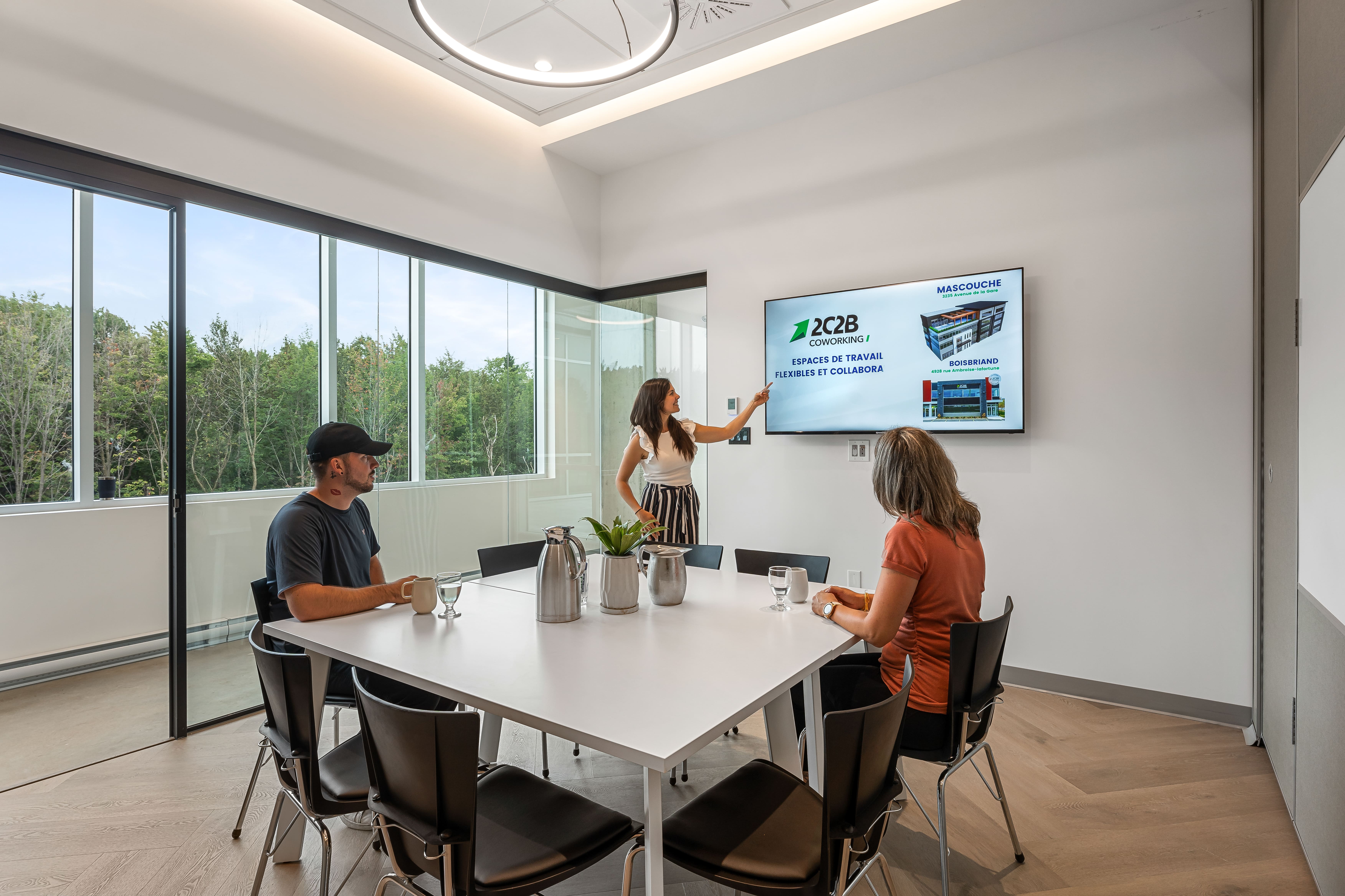 L’équipe de 2C2B a voulu créer un lieu alliant travail et convivialité. Photo gracieuseté 2C2B