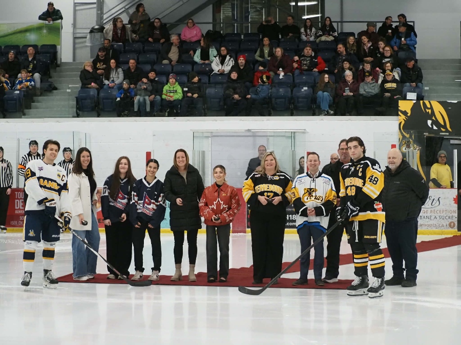 La mise en jeu féminine a motivé les Cobras qui ont enchaîné avec une belle victoire. Photo Médialo – Raphaël Isselet  
