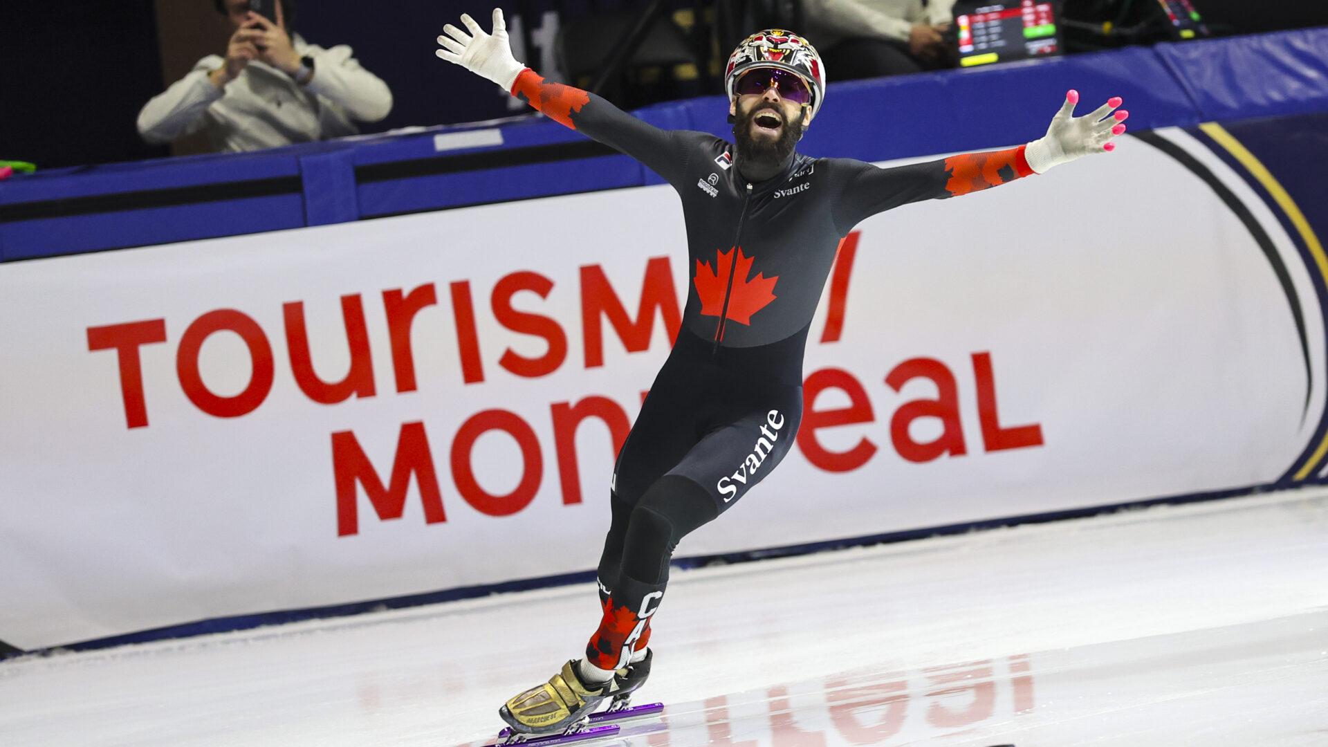 Steven Dubois conserve son titre de champion du monde. (Photo Patinage de vitesse Canada - Greg Kolz)